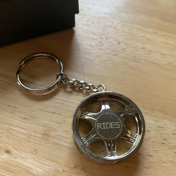 2002 RIDES KING Magazine Rim Keychain - Picture 5 of 5